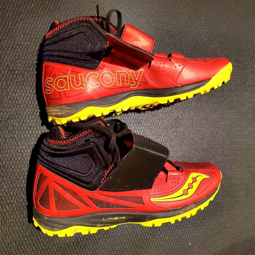 Javelin Spikes Size 8 Saucony